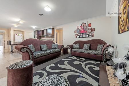 Grand Family Home - Photo 3