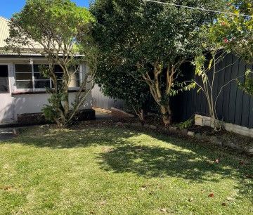 Cute Cottage. Great Location - Photo 5