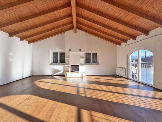 Pura – Bright 5.5-room duplex apartment with attic - Photo 1