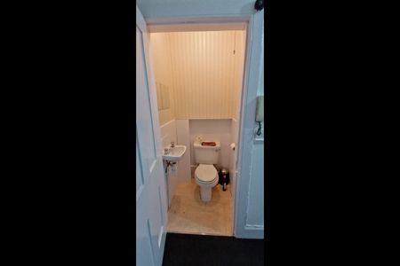 2 Bed Flat, East Preston Street, EH8 - Photo 4