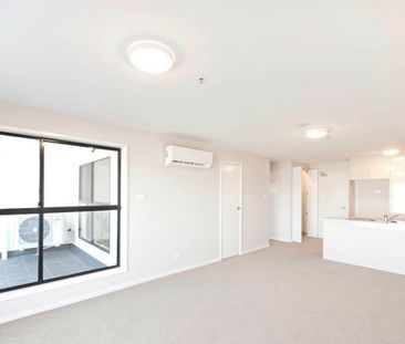 Spacious One Bedroom Apartment - Photo 1