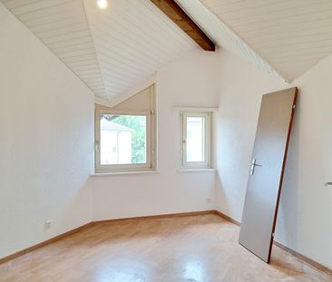 ROSIÈRE 2, Appartement de 2.5 pièces aux combles et renové - Photo 4