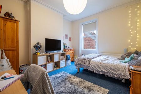 6 bedroom terraced house to rent - Photo 2