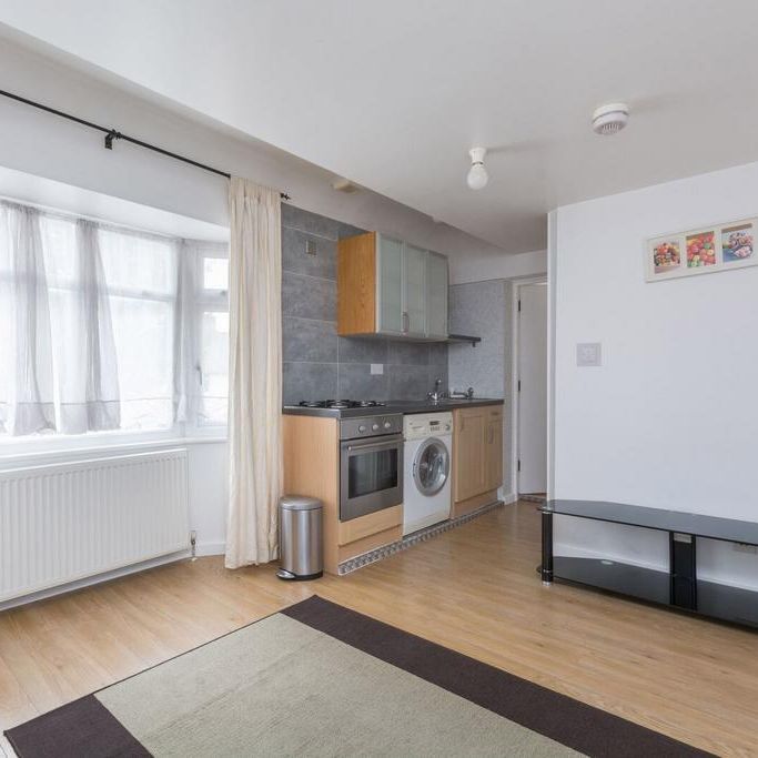 1 bedroom flat to rent - Photo 1
