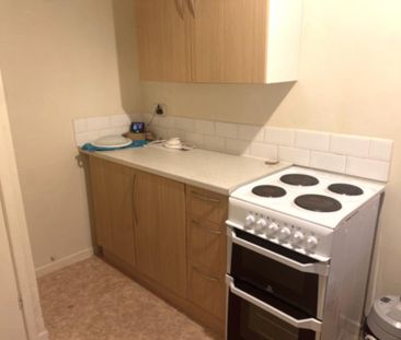 2 bedroom semi-detached bungalow to rent - Photo 4