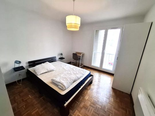 Appartement Marseille 1 pièce(s) 67.60 m2 - Photo 1