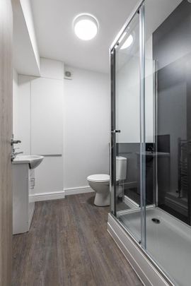 3 bedroom flat to rent - Photo 1