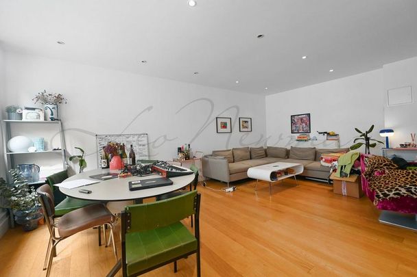 3 bedroom mews to rent - Photo 1