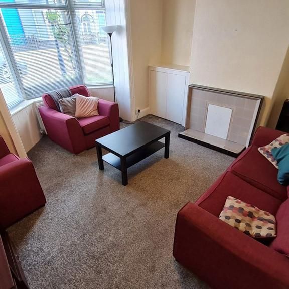 1 bedroom in a house share to rent - Photo 1