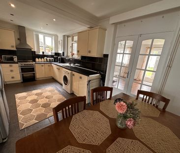 Carr Manor Road, Leeds - Photo 6