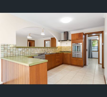 9 Sylvaner Ct, Reynella East, SA 5161 - Photo 4