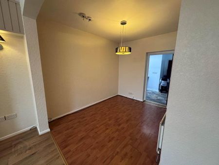 58 Bay Road, Larne, BT40 1DG - Photo 2