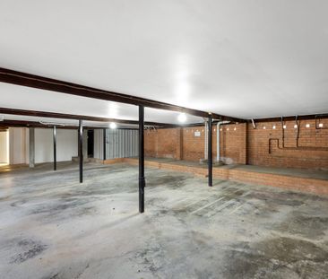 Spacious 2-Bedroom Unit in Prime Coorparoo Location - Photo 3