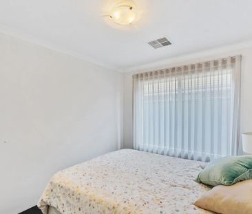 Beautifully Presented Family Home - Photo 5