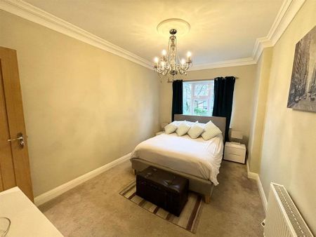 5 bedroom detached house to rent - Photo 4