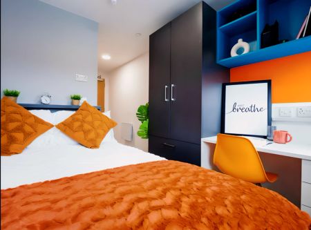 9 Bed - Photo 2