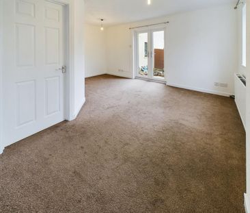 2 bedroom end of terrace house to rent - Photo 2