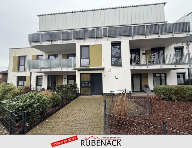 Moderne Dachgeschosswohnung mit Dachterrasse in Nienburg - barrierefrei - - Foto 1