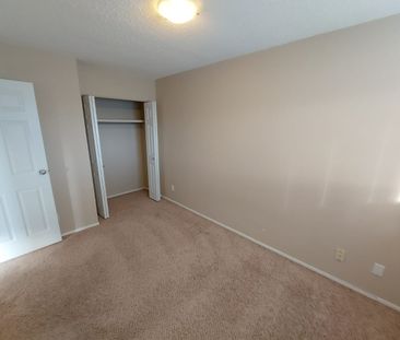 Dog Friendly 2 Bedroom Apartment! In-Suite Laundry!!! - Photo 2