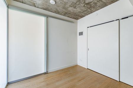 For Lease - 111 Bathurst Street Unit# 1610, Toronto, Ontario - Photo 2
