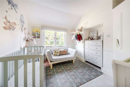 A charming, period family home conveniently situated in an attractive private road in Tunbridge Wells. - Photo 3