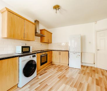 Room in a Shared House, Wilford Crescent East, NG2 - Photo 3