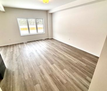 For Lease - 3028 Sandy Acres Avenue, Severn, Ontario - Photo 4