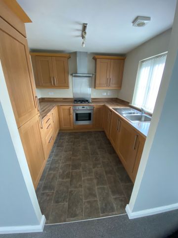 Ffordd Watkins, Birchgrove, SA7 0HP - Photo 3