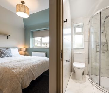 OX Living is proud to present this high-quality 7-bedroom co-living... - Photo 1