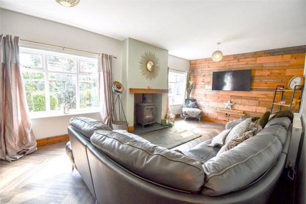 Regal Close, CH66 4XU, Ellesmere Port - Photo 1