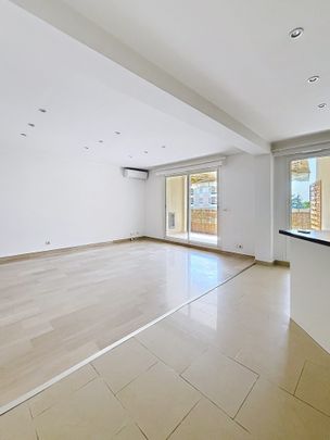 Location Appartement 4 pièces 84m² MOUGINS 06250 - Photo 1