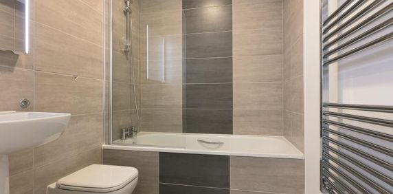 29 Victoria Avenue, Southend On Sea, Essex, SS2 - Photo 2
