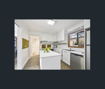 Ideally positioned and room to move. - Photo 3