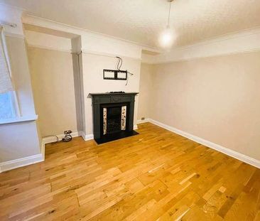 South Drive, Coulsdon, CR5 - Photo 2