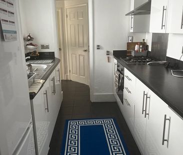 Room in a Shared House, Cholmeley Place, RG1 - Photo 1
