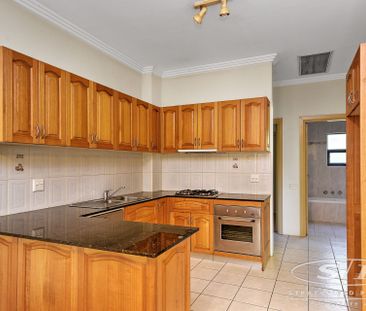 Prestigious full-brick townhouse - Photo 3