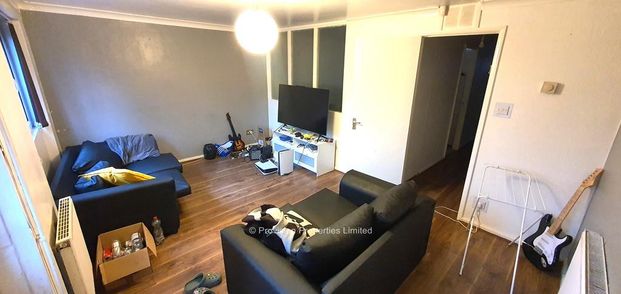 3 bedroom terraced house to rent - Photo 1