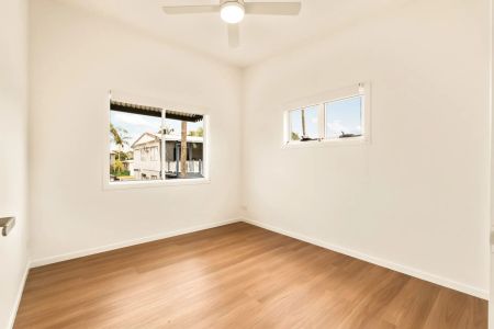 Freshly Renovated Tidy Living in Deagon - Photo 3