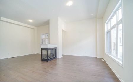 For Lease - 1174 Plymouth Drive, Oshawa, Ontario - Photo 3