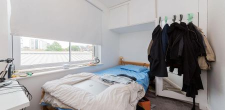 3 bedroom flat to rent - Photo 2