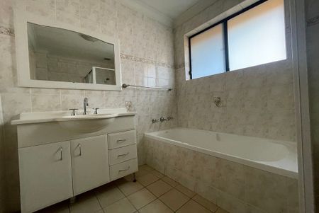 SPACIOUS 2 BEDROOM UNIT - Photo 5