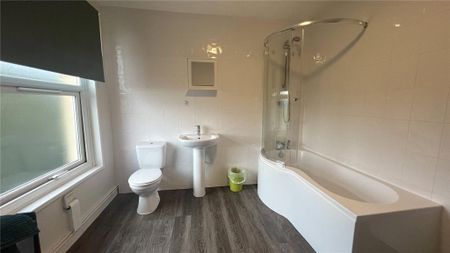 3 bedroom terraced house to rent - Photo 3