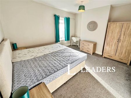 3 bedroom terraced house to rent - Photo 4