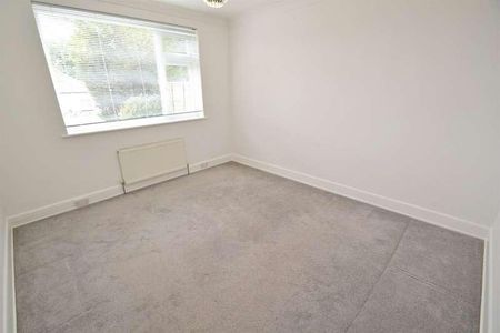 Parkstone, BH12 - Photo 3