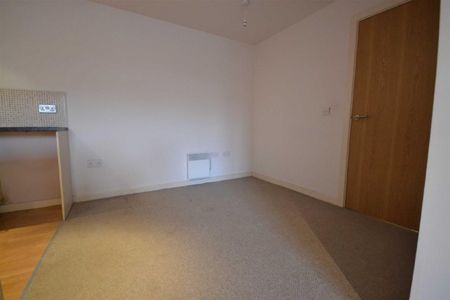2 bed Apartment for Rent - Photo 5