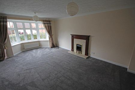 4 bedroom detached house to rent - Photo 2