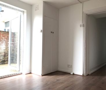 3 Bed Flat, Wakefield Street, E6 - Photo 1