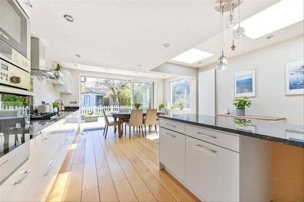 3 bedroom semi-detached house to rent - Photo 1