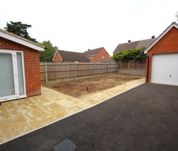 1 bedroom in a house share to rent - Photo 1