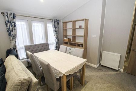 3 bedroom bungalow to rent - Photo 3